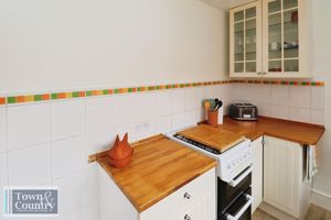 Ladysmith Avenue - click for photo gallery